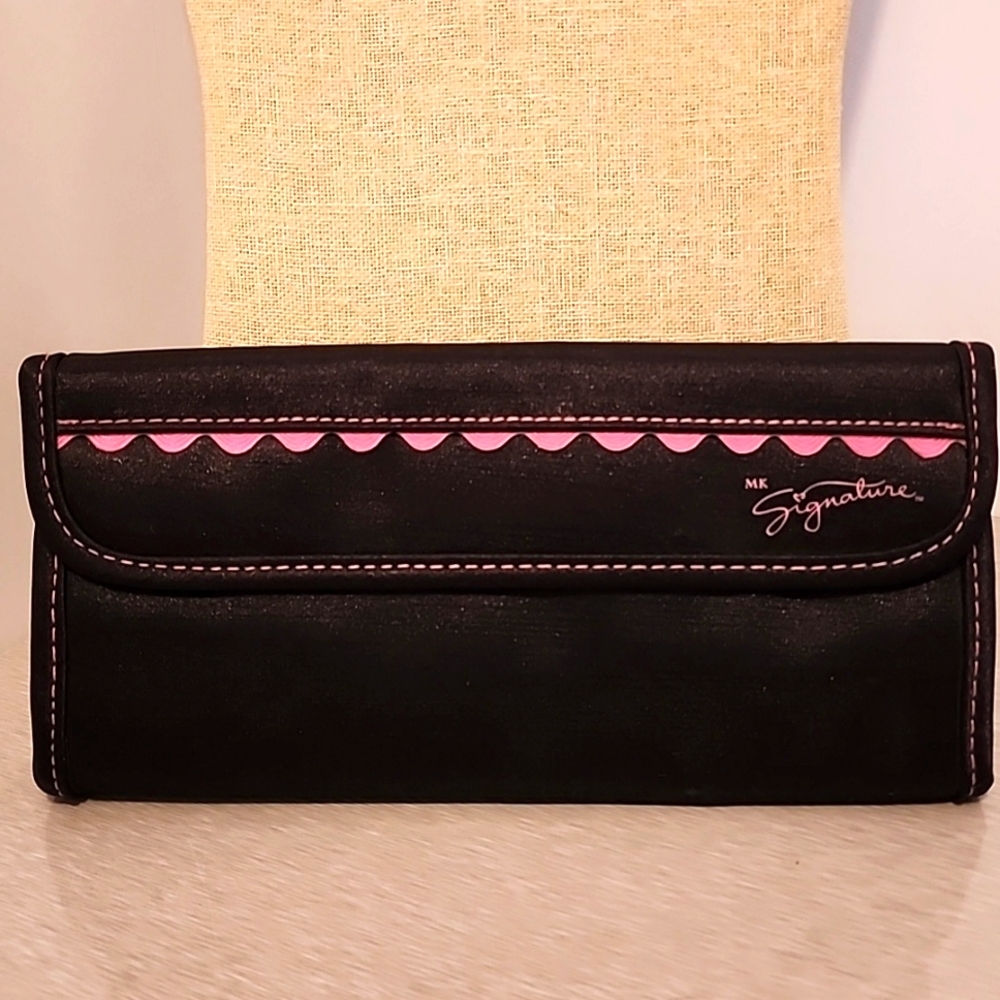 MK Signature Brush Case